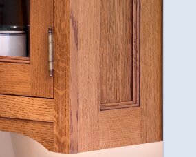 14-09 Wood : Quartersawn White Oak; Finish : Burnt Umber with Van Dyke glaze; Door Style : Providence; Face Frame : Square Inset