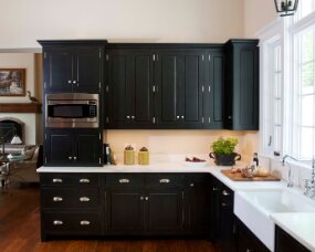 97-03 Wood : Clear Pine; Paint color : Black of Night over Eco Brown stain, Burnished; Door Style : Old Cupboard; Face Frame : Square Inset