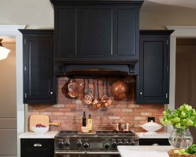 97-04 Wood : Clear Pine; Paint color : Black of Night over Eco Brown stain, Burnished; Door Style : Old Cupboard; Face Frame : Square Inset